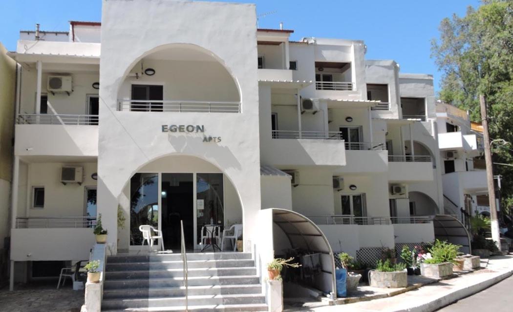 Egeon Rooms And Studios Georgioupoli Exteriör bild